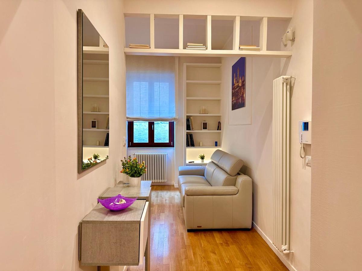 Sisters' Home - Appartamento Nel Centro Storico Con Terrazzo, Aria Condizionata E Vasca Da Bagno 锡耶纳 外观 照片